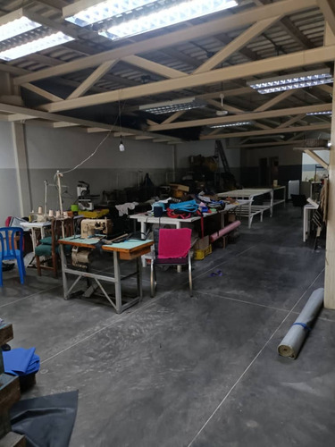 Se Vende Excelente Local + Fondo De Comercio Ubicado En La Av Nueva Granada Em