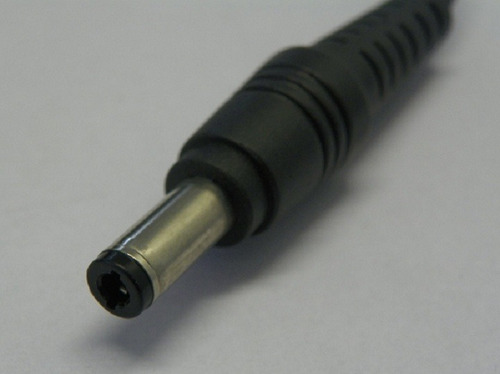 Cargador/ Adaptador Portatil Punta Toshiba 19.v 3.42 A