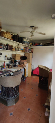 Casa Sola En Venta, Con Alberca, 2 Bungalows, Limites Con Cuernavaca
