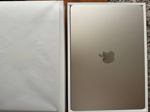 Macbook Air M2 13.6, 8gb Ram, 256gb Ssd + Obsequio