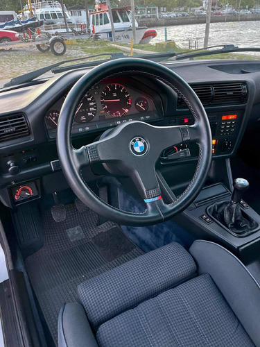 Imagen 11 de 20 de Bmw 325i E30