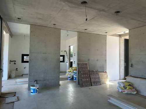 Venta Casa 3 Plantas Virazon Nordelta Al Agua
