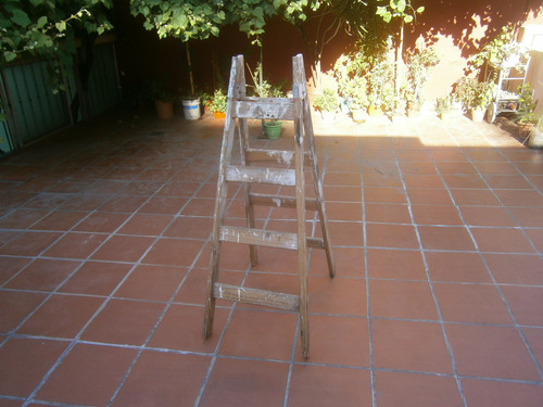Escalera Doble Hoja De 4 Escalones Marrón Claro (Usado)