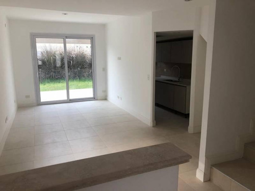 Imagen 12 de 15 de Casa En Venta En Saravi Village Pilar, G.b.a. Zona Norte