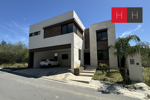 Casa En Venta Carolco Al Sur De Monterrey