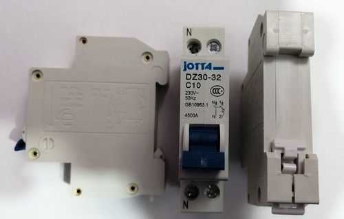 Imagen 2 de 7 de Interruptor Automático Doble Fase Neutro Breaker Tv Inversor