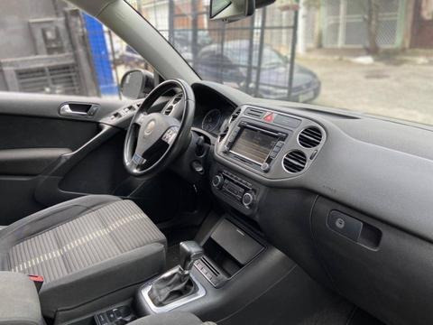 Imagem 7 de 9 de Volkswagen Tiguan 2010 2.0 Fsi 5p