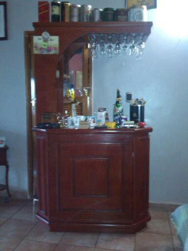 Bar De Madera Laqueada (sólo El Mueble) Se Escuchan Ofertas (Usado)