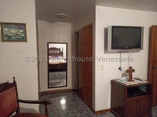 Bello Apartamento En Venta San Antonio De Los Altos 23-24933 Yf