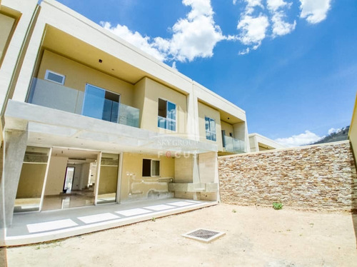 Imagen 2 de 13 de Armando Ortunio Sky Group Townhouse A Estrenar Res Cumbre, Guataparo
