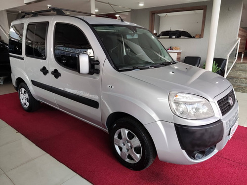Imagem 4 de 12 de Fiat Doblò 1.8 Mpi Essence 7l 16v Flex 4p Manual