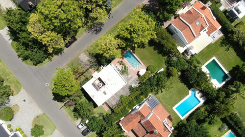 Casa En Venta En Lote Interno En Mayling Club De Campo