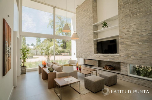Imagen 5 de 17 de Residencia En Barrio Privado