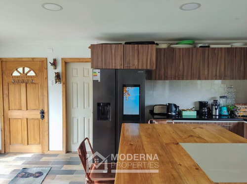 Casa De 135 M2, 4d / 3b En Sitio De 5000 M2