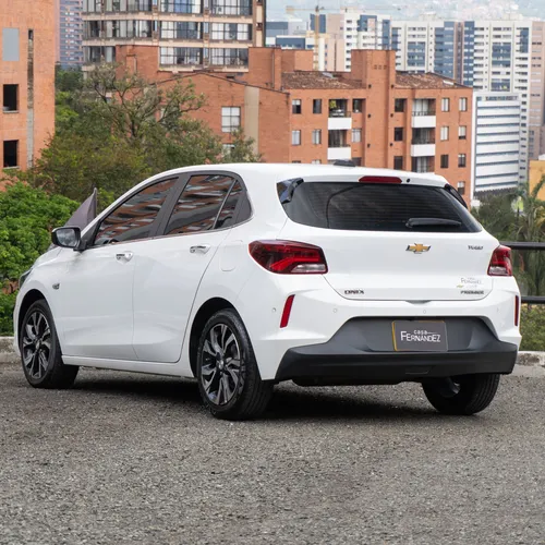 Chevrolet Onix 1.0T Premier Hatch At