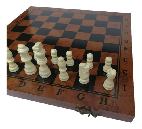 Imagen 4 de 9 de Tablero Ajedrez Con Piezas De Madera Tamaño 39x39cm.