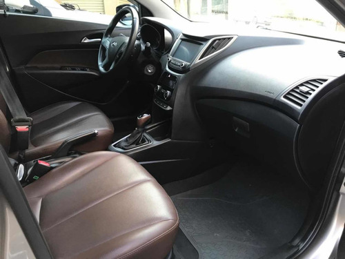Imagem 14 de 15 de Hyundai Hb20x 1.6 16v Premium Flex 4p Automático 2017/2018