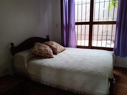 Casa En Venta - 4 Dormitorios 2 Baños - Cochera - 182mts2 - Villa Gesell