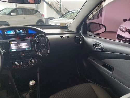 Imagen 9 de 15 de Toyota Etios 2017 1.5 Sedan Xls