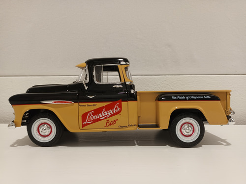 Auto World 1957 Chevy 3100 Stepside 1:18 Dorado Oscuro (Usado)