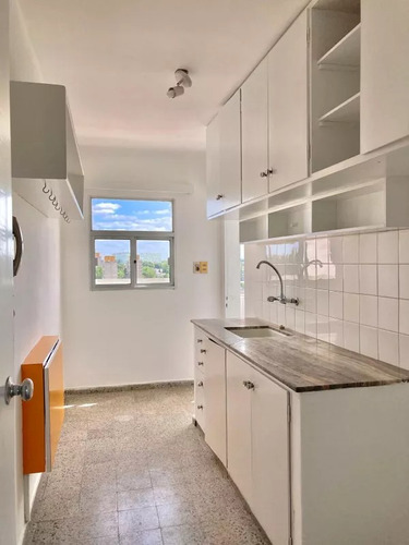 Apartamento De 2 Dormitorios En Malvín. Vistas Amplias Y Luminosidad Asegurada