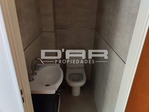 Imagen 10 de 13 de Amplio Y Luminoso 2 Amb, Con 2 Baños ****y 2 Patios**** Cochera Opcional - Pieres 900