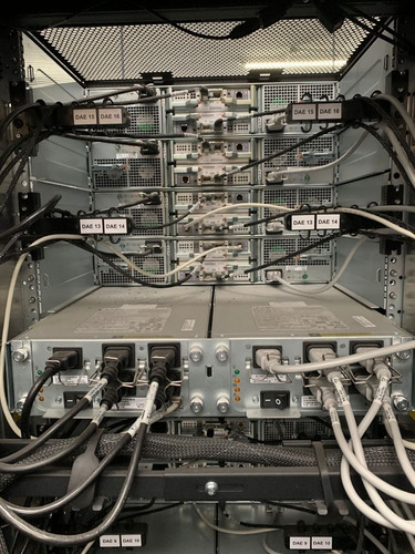 Rack Emc2 Vmax Symmetrix 16x Gavetas 2.5 Com 8 Fontes 2200w (Recondicionado)