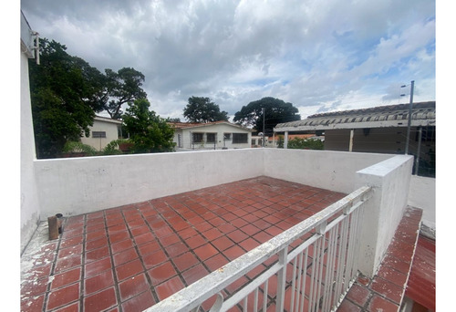 Casa En Venta Trigal Centro De 2 Niveles Calle Cerrada Cb-8062501