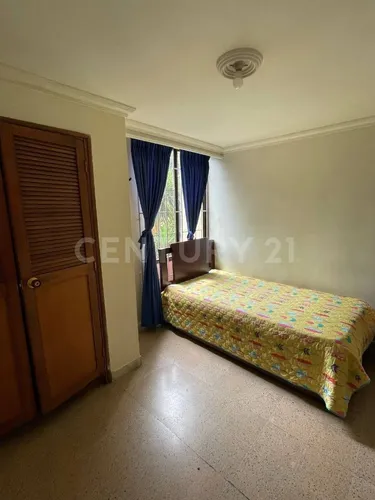 Se Vende Apartamento En Los Colores, Excelente Ubicación.