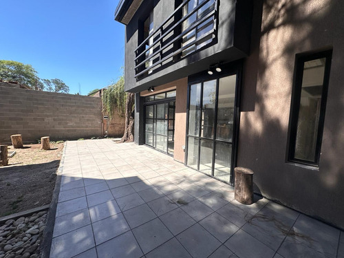 Housing Casas De Laveran, Villa Belgrano, Zona Norte