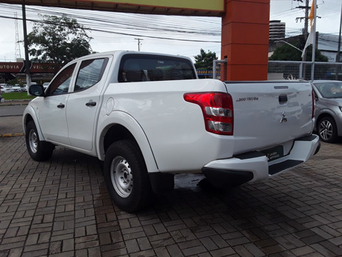 Mitsubishi L200 Triton 2.4 16V TURBO DIESEL GL CD 4X4 MANUAL