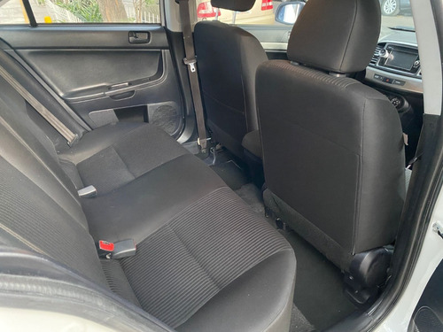 Imagen 11 de 14 de Mitsubishi Lancer