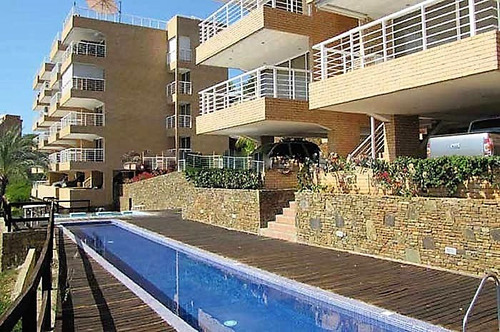 Caamaño Vende Apartamento En Residencias Vistalmar, Sector La Caranta, Pampatar Ic-00070