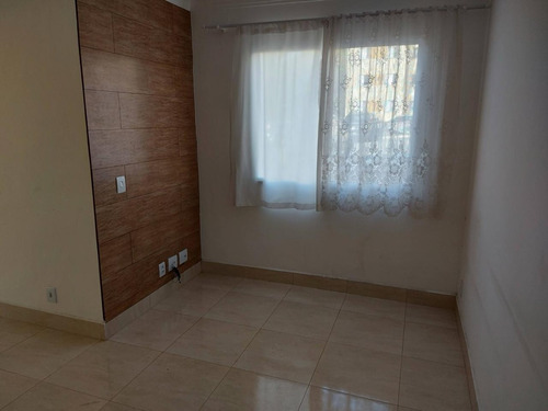 Apartamento Térreo Em Cotia Cozinha E Quartos Com Armários