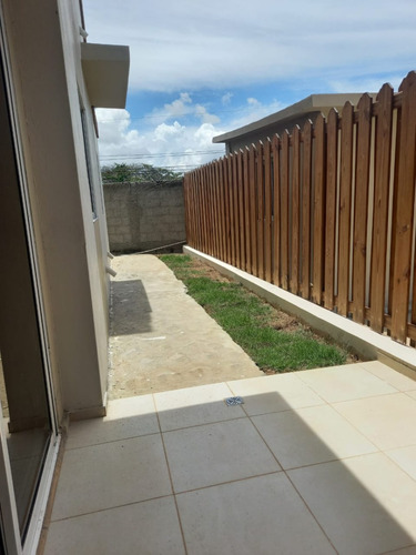Vendo Apartamentos Listos Para Entrega En Brisa Oriental En La Autopista San Isidro Próximo A Zona Franca, Escuelas, Comercios, Transporte Público. Aplica Al Bono Vivienda