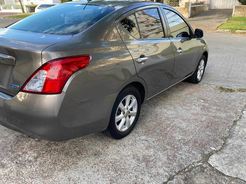 Nissan Versa Extra Full