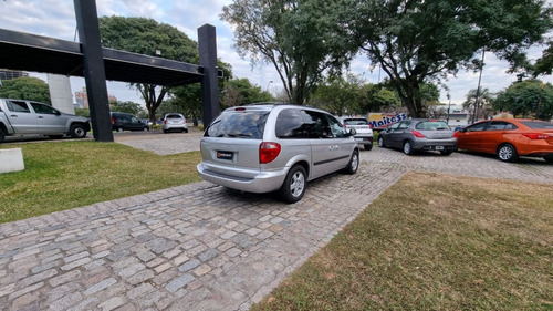 Imagen 7 de 15 de Caravan Sxt 3.3 6 Pasajeros / Gnc 2006