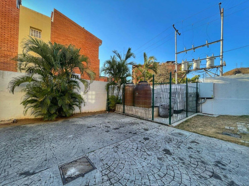 Imagen 3 de 20 de Re/max. Iris Hernandez . Townhouse (250m2). Piedras Pintadas. Valencia. Codigo 136400