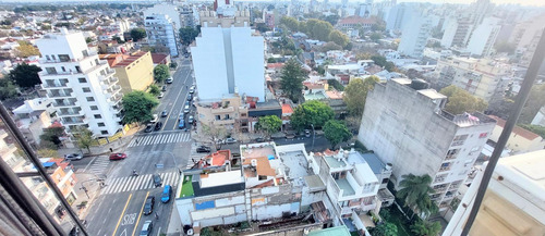 Venta Departamento 4 Ambientes En Flores. Excelente Ubicacion