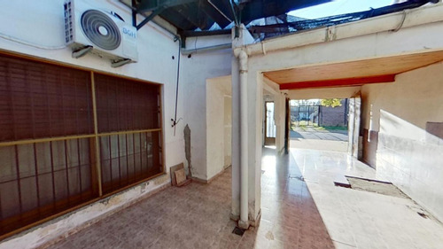 Imagen 5 de 30 de Casa En Los Hornos - Lote De 10 X 45 - 3 Dormitorios