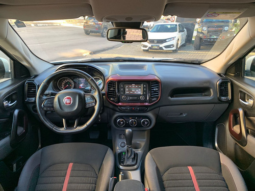 Imagem 4 de 14 de Fiat Toro Freedom Road 1.8 16v Flex Aut. 2018 Branca 201...
