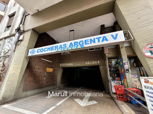 Cochera En  Venta Calle Chacabuco Centro