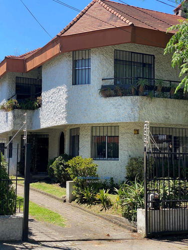 Imagen 2 de 23 de Casa De 3 Dormitorios Con Otra Casa Al Fondo Cw170973