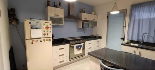 En Venta Casa Muy Amplia En El Refugio