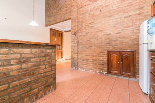 Chalet 2 Plantas Con Jardin Y Quincho