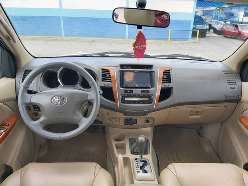 Toyota Fortuner .