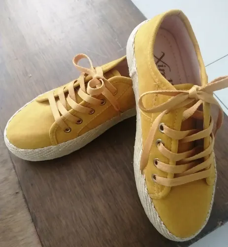 Zapatos con suela de cabuya sale