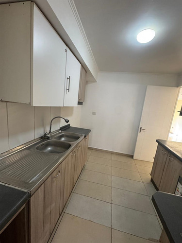 Hermosa Modelo Milan En Barrio Austria Ciudad Del Sol