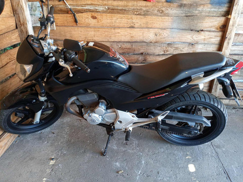 Imagem 1 de 2 de Honda Cb300