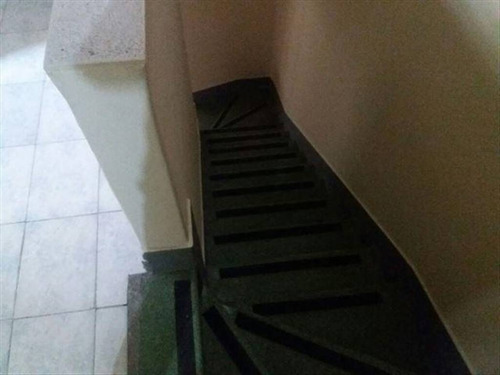 Imagem 27 de 30 de Casa Enorme Em Otimo Estado Bom Para Morar Com Sua Familia Casa Bem Espaçosa Proximo Tambem De Mercados Farmacias Praia Do Itarare Em Uma Das Melhores Ruas De São Vicente Tambem Fica Proximo Do Batal